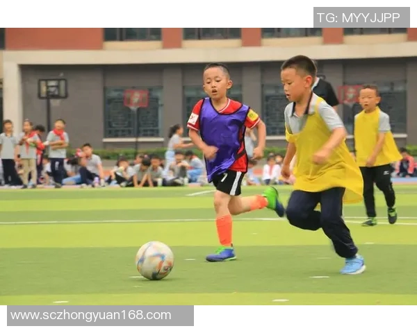 深圳足球队的团队协作揭秘:如何在赛场上实现完美配合与默契合作